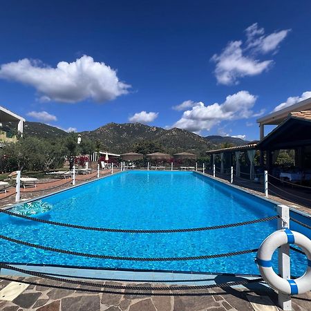 Ih Hotels Le Zagare Resort Villasimius Esterno foto