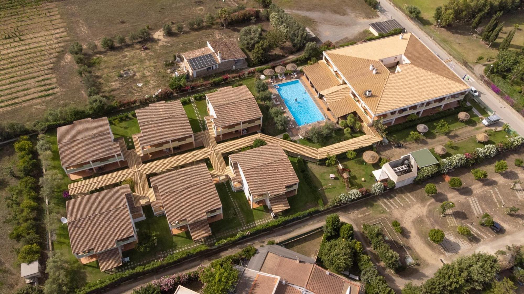 Ih Hotels Le Zagare Resort Villasimius Esterno foto
