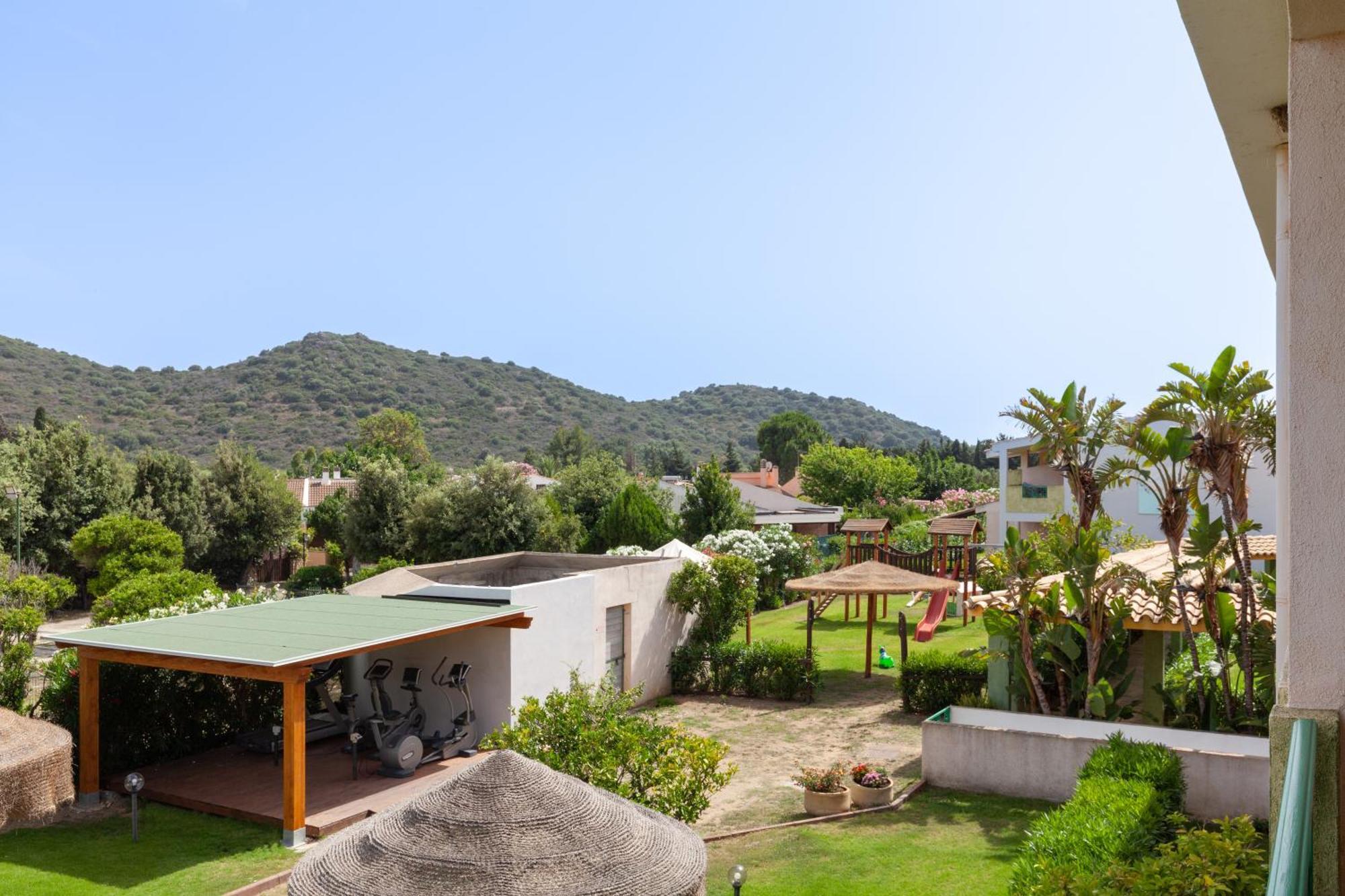 Ih Hotels Le Zagare Resort Villasimius Esterno foto