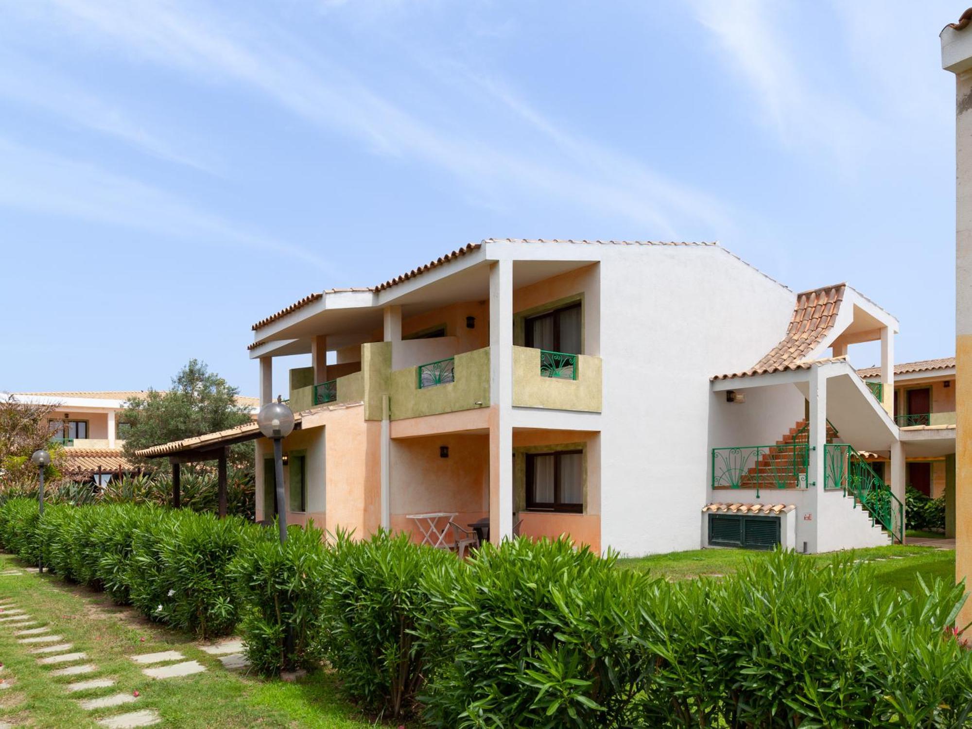 Ih Hotels Le Zagare Resort Villasimius Esterno foto