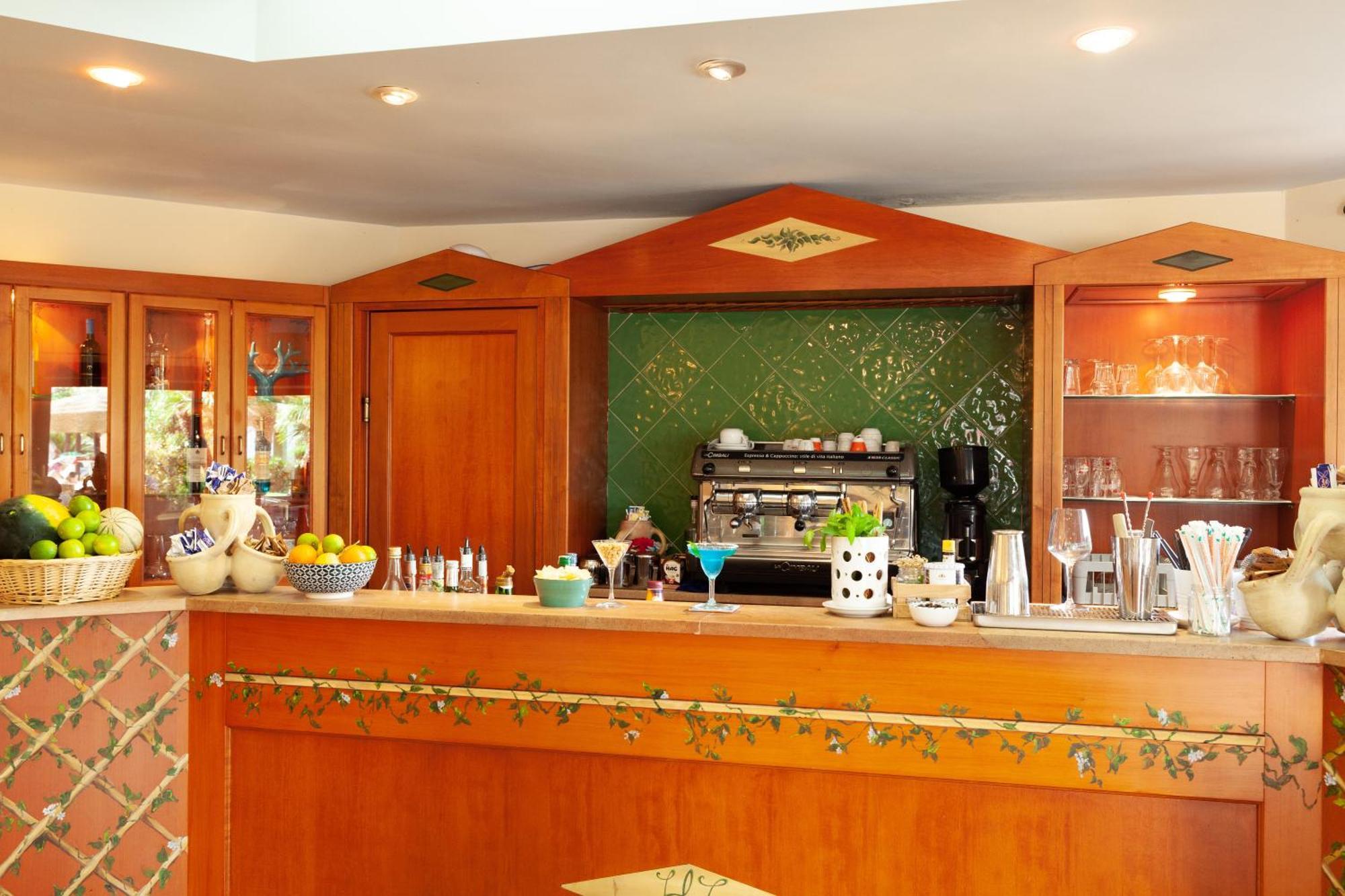 Ih Hotels Le Zagare Resort Villasimius Esterno foto