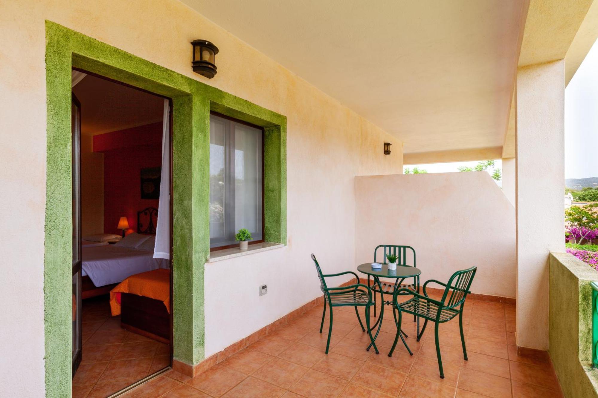 Ih Hotels Le Zagare Resort Villasimius Esterno foto
