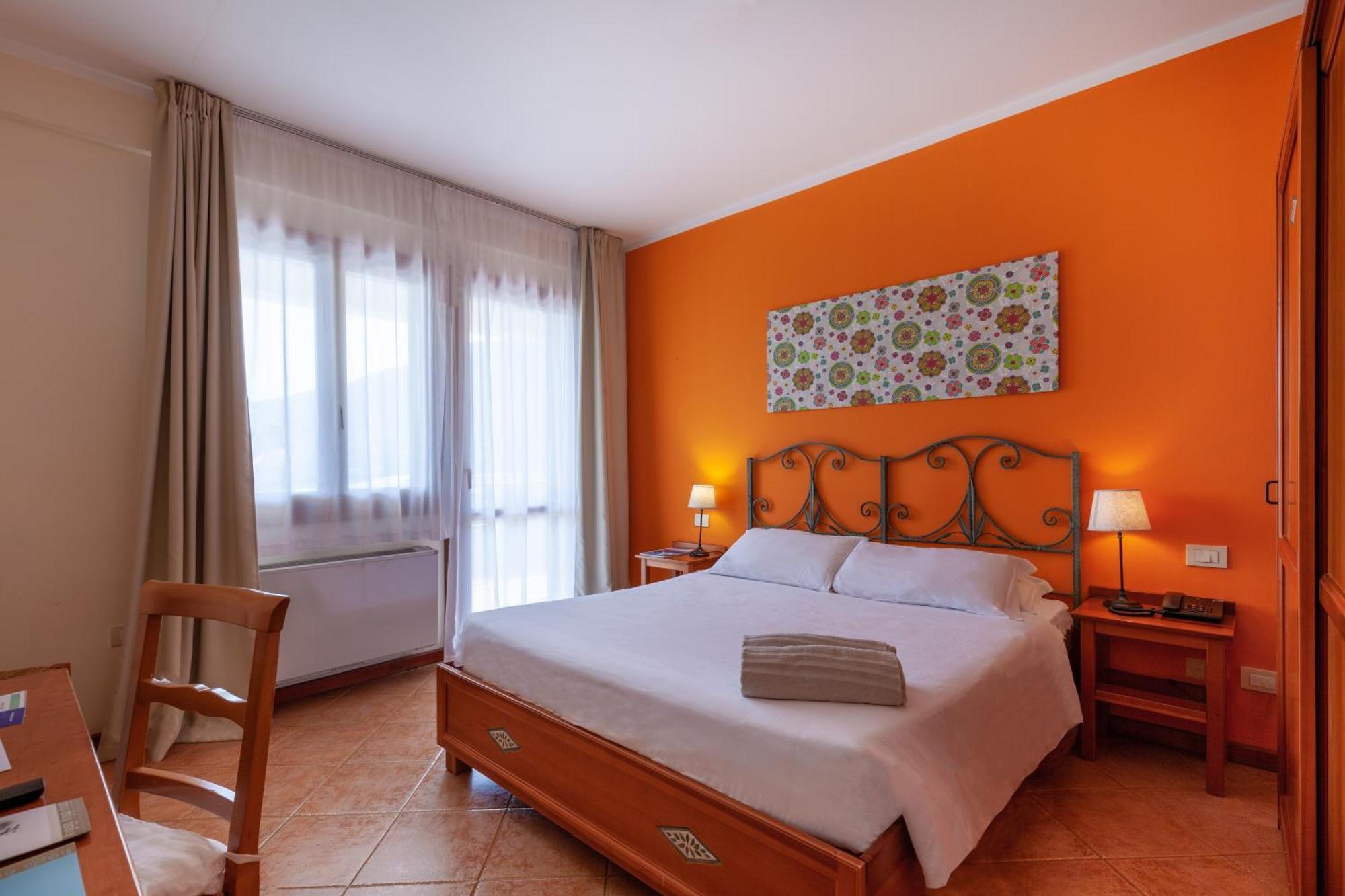 Ih Hotels Le Zagare Resort Villasimius Esterno foto