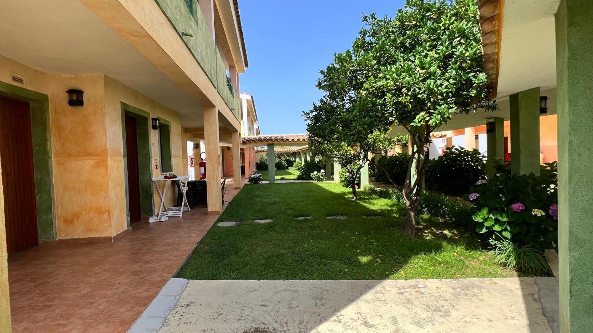 Ih Hotels Le Zagare Resort Villasimius Esterno foto