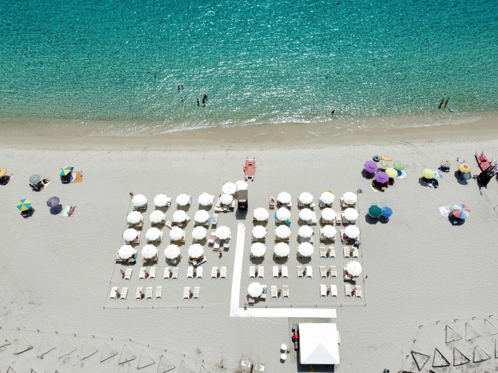 Ih Hotels Le Zagare Resort Villasimius Esterno foto
