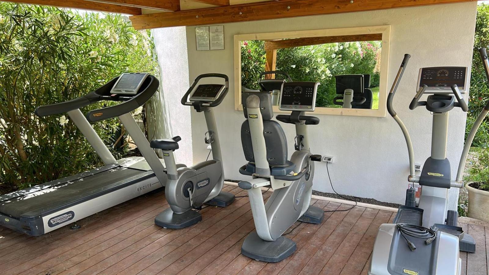 Ih Hotels Le Zagare Resort Villasimius Esterno foto