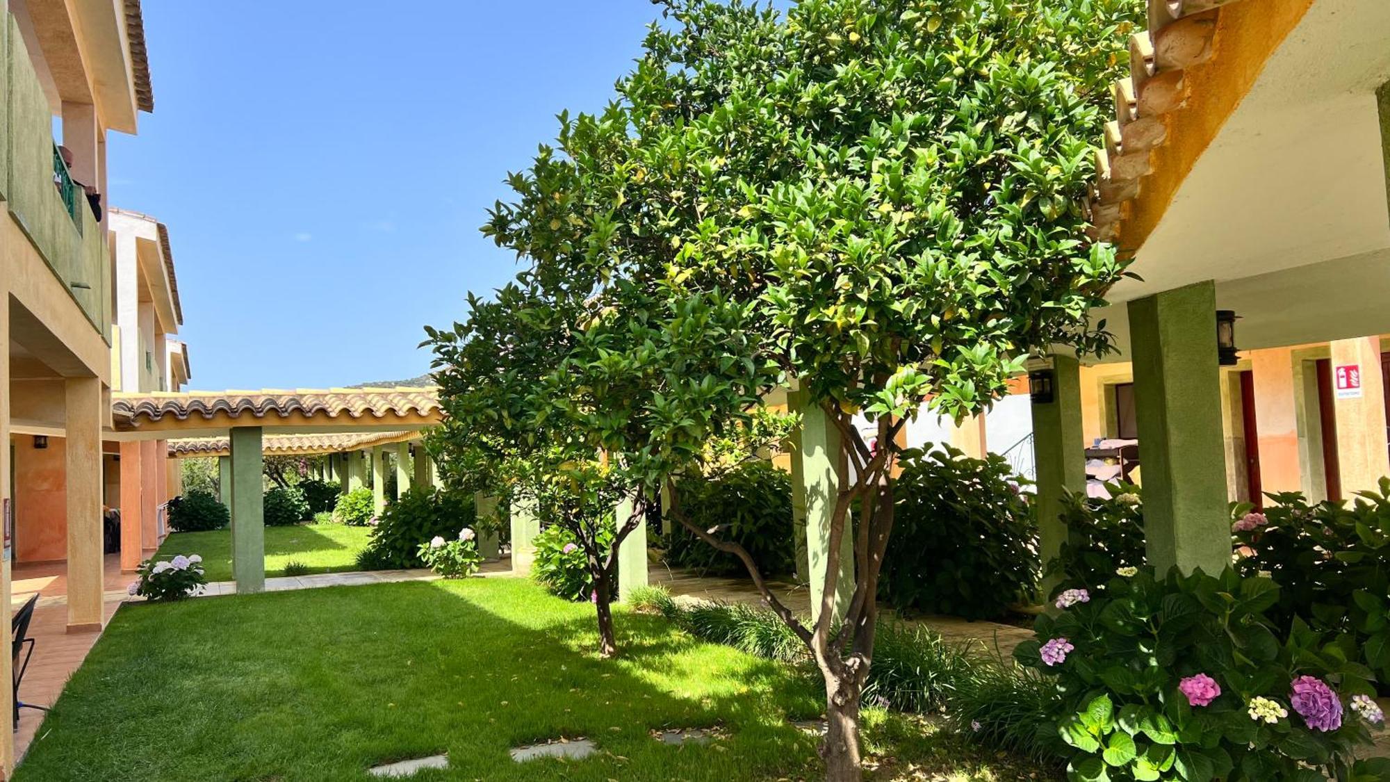 Ih Hotels Le Zagare Resort Villasimius Esterno foto