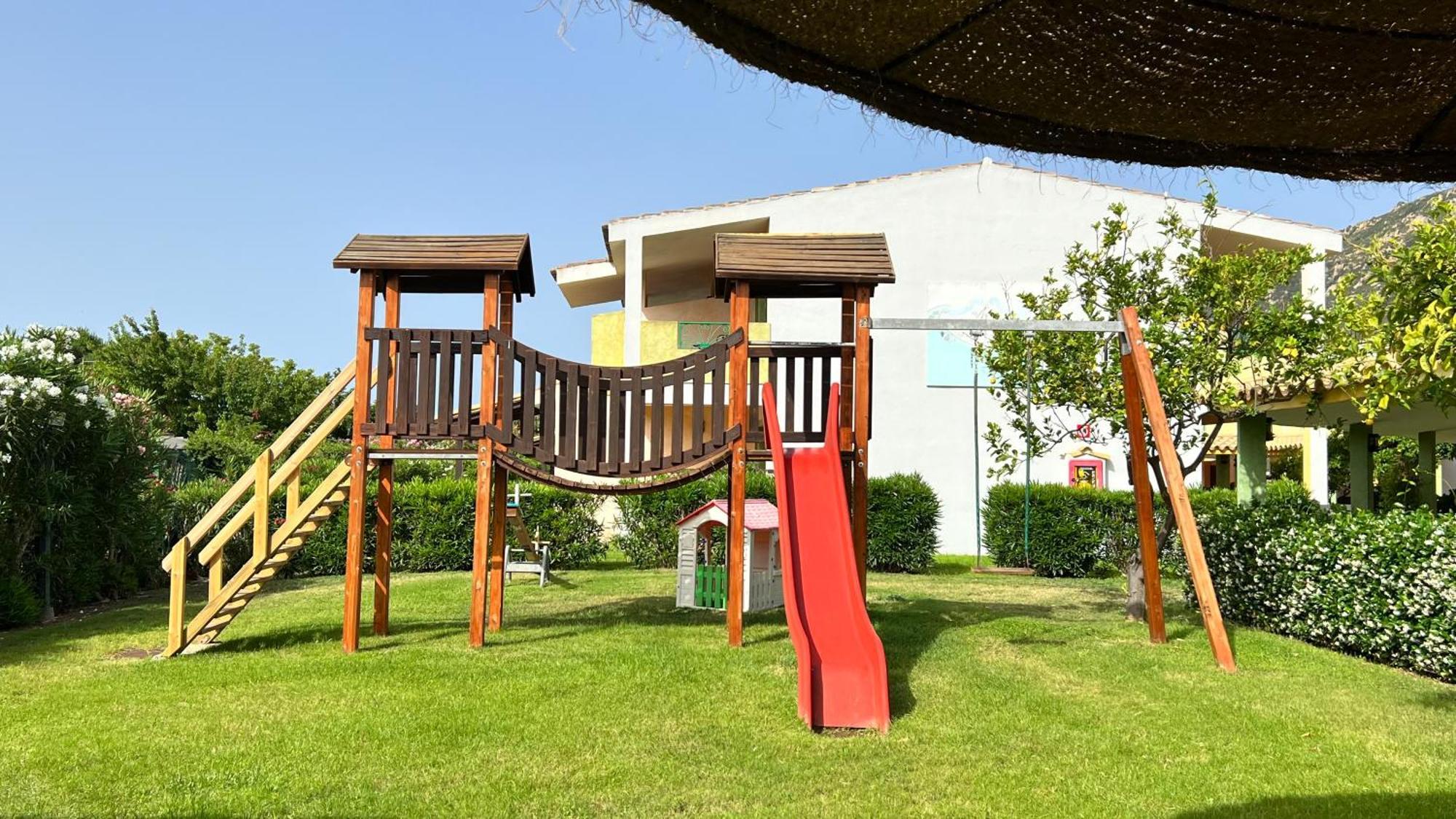 Ih Hotels Le Zagare Resort Villasimius Esterno foto